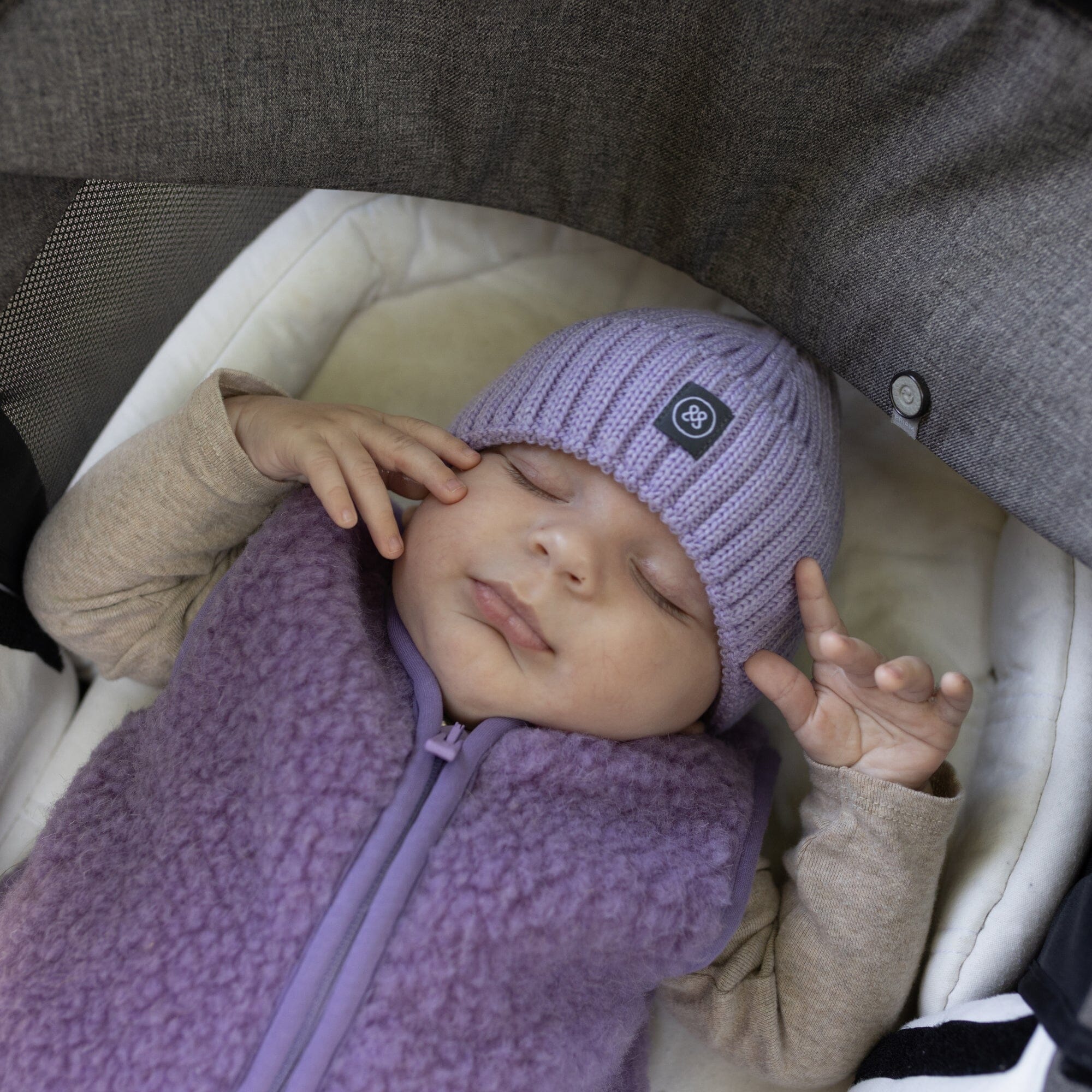 Babymütze aus Merinowolle  | Essential Lavendel